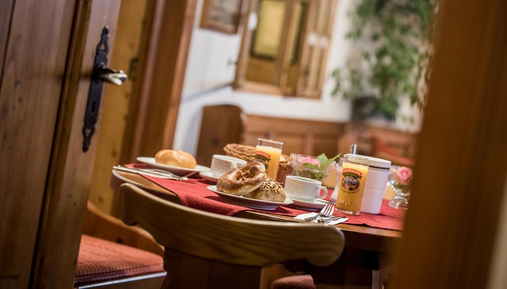 לינדאו Hotel-Gasthof Adler מראה חיצוני תמונה