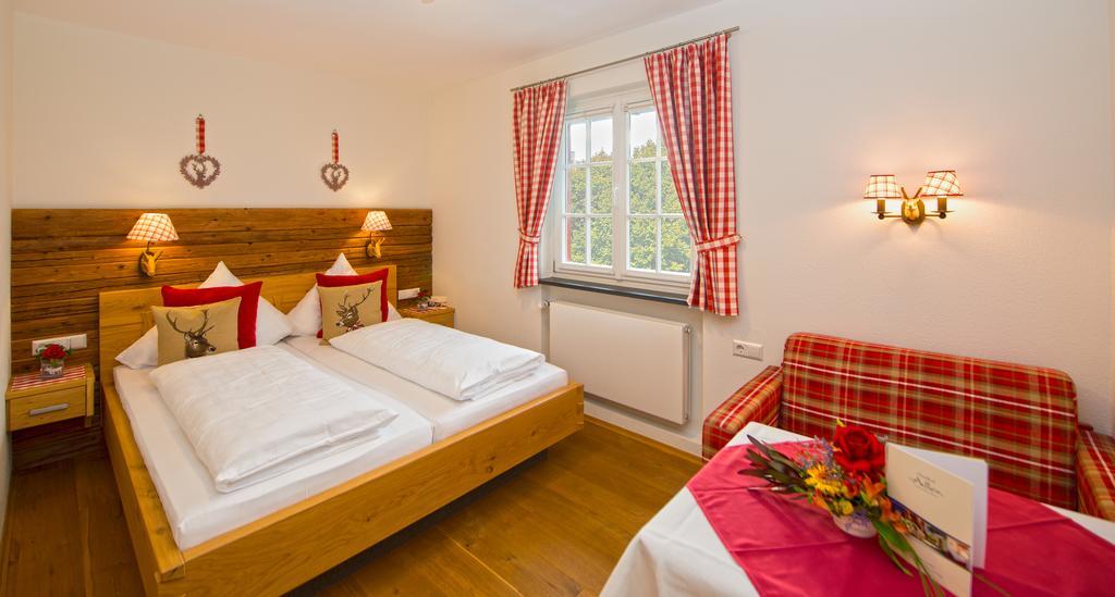 לינדאו Hotel-Gasthof Adler מראה חיצוני תמונה