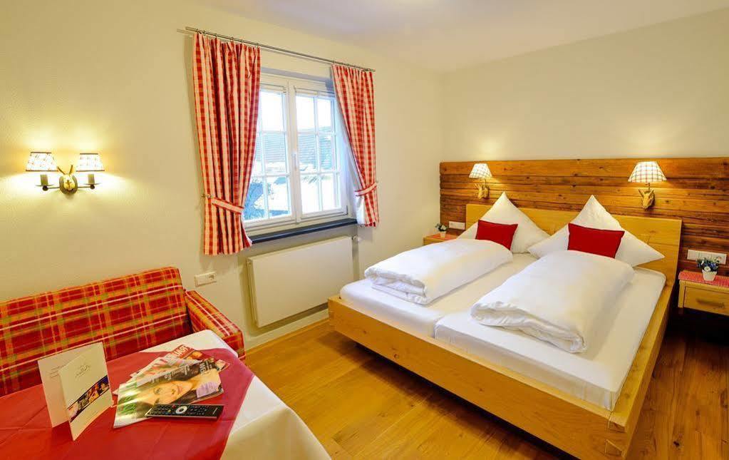 לינדאו Hotel-Gasthof Adler מראה חיצוני תמונה